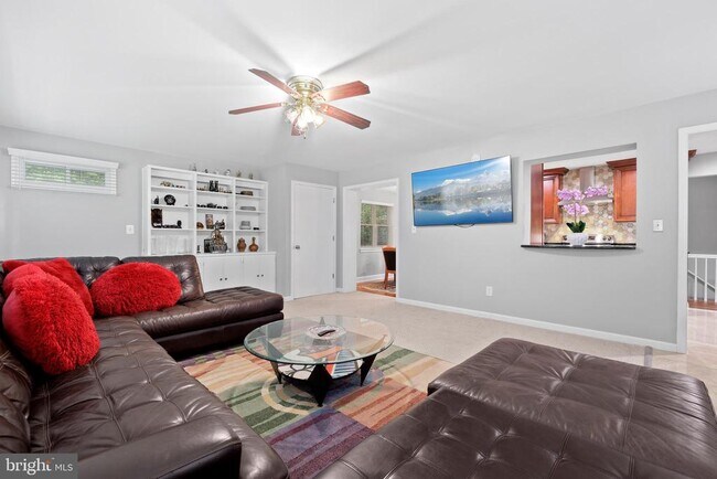 Building Photo - 3150 Siron St