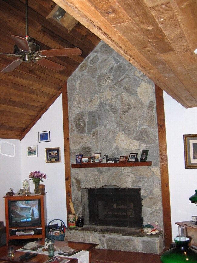 Building Photo - 404 Craft Rd