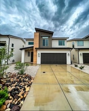 Building Photo - 4071 Cerro Wy
