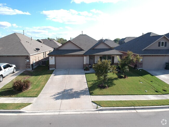 Building Photo - 238 Travertine Trl