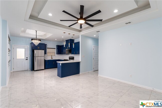 Building Photo - 1707 Angelina Dr