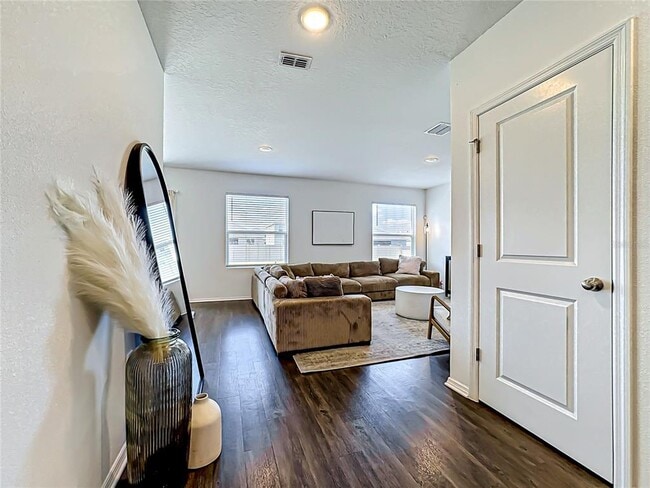 Foto del edificio - 13019 Bluff Oak Wy