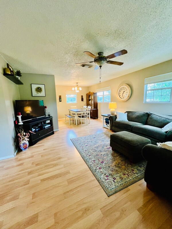 Foto del edificio - 449 County Rd 4153