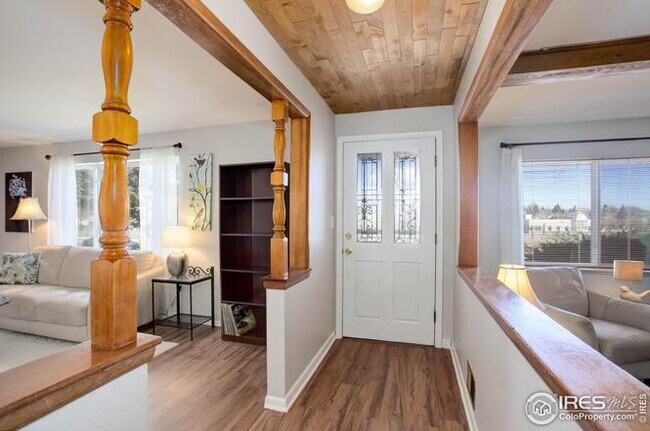 Foto del edificio - 690 W Elmhurst Pl