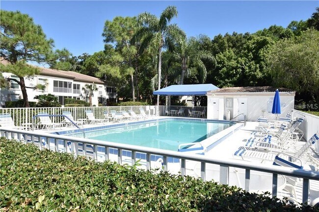 Photo - 5246 Wedgewood Ln Apartment