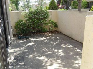 Foto del edificio - Beautiful 3 bedroom 2.5 bath townhouse across the street from Lake Murray