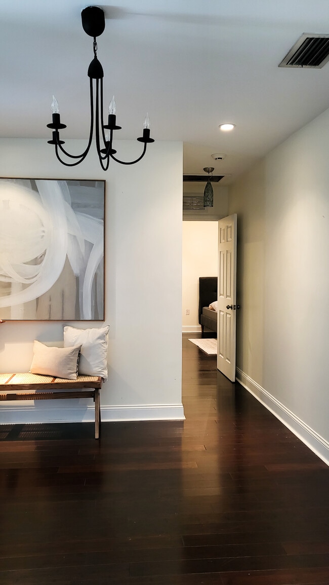 Building Photo - 4000 NW 4th Terrace