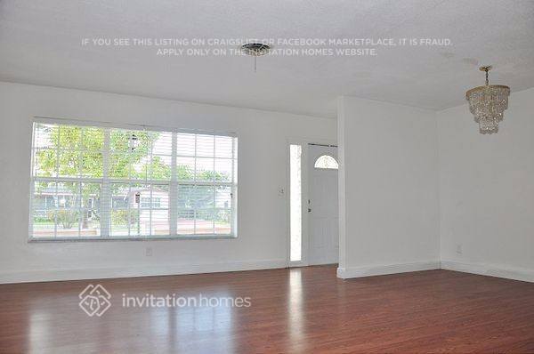 Foto del edificio - 4655 NW 41st Pl