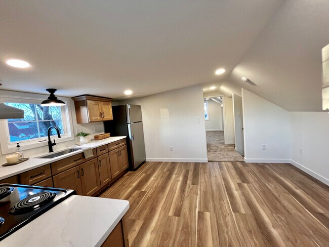 Foto del edificio - 210 E Canal St