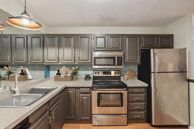 Building Photo - 4625 Minnetonka Blvd