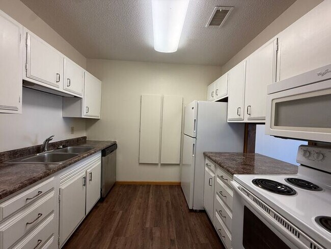 Building Photo - $1,195 | 2 Bedroom, 1 Bathroom CONDO | Designed for Ages 55+ | Pet Friendly | Available for Immed...