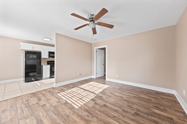 Foto del edificio - 1 Bedroom Cottage in Fort Walton Beach!