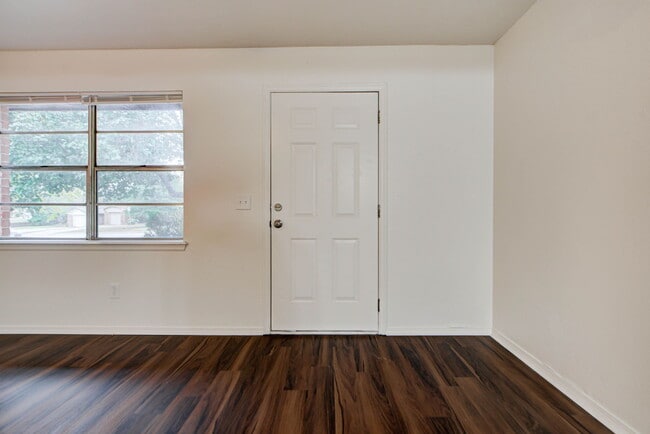 Foto del edificio - 1333 E Brooks St