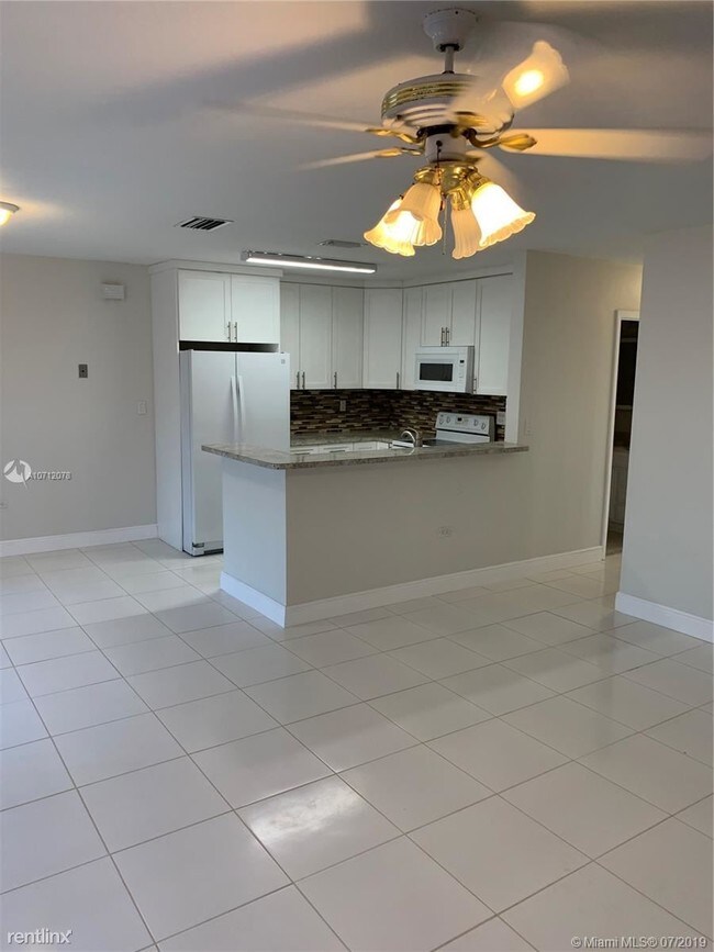 Foto del edificio - 8319 E Missionwood Dr