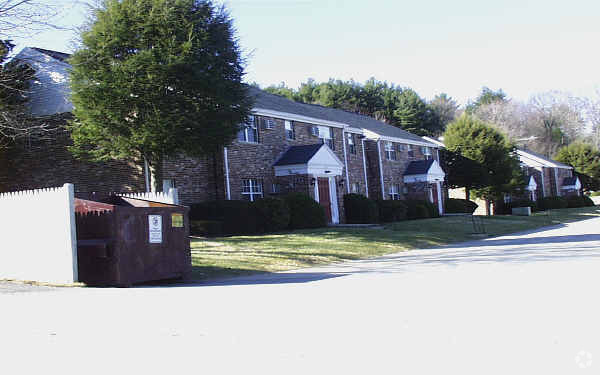 Building Photo - West Stoughton Village