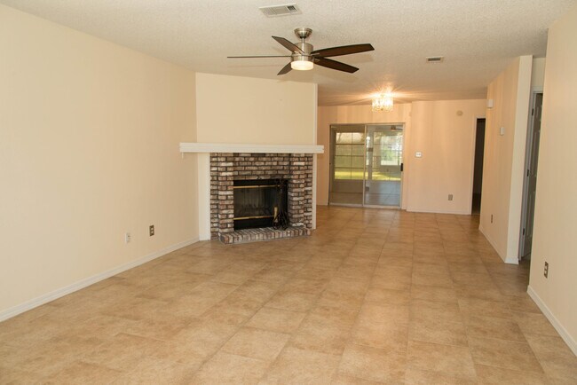 Building Photo - 143 Palmetto Ave