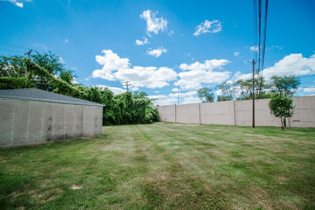 Foto del edificio - 3048 Carskaddon Ave