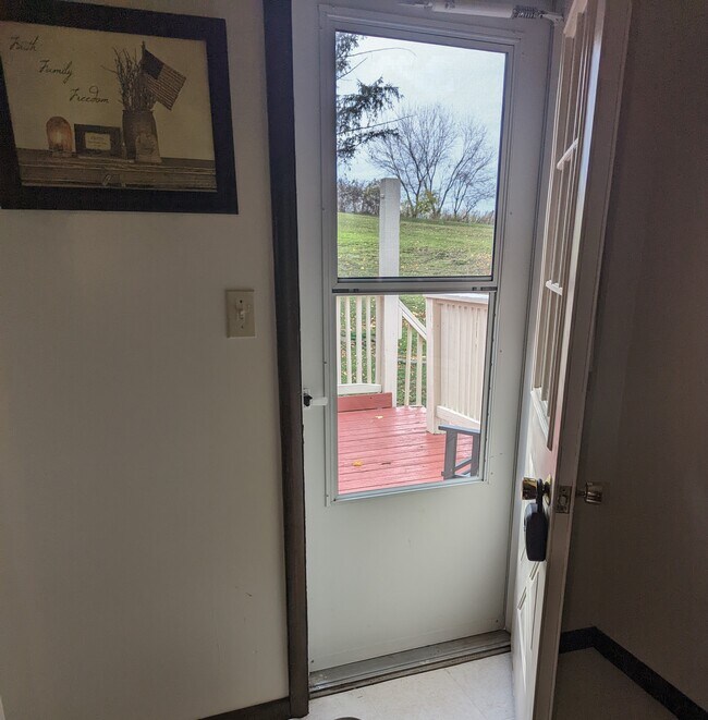 Foto del edificio - 4709 Cedarvale Rd