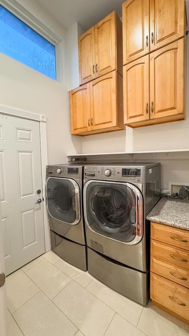 Foto del edificio - 827 Richardson Ct