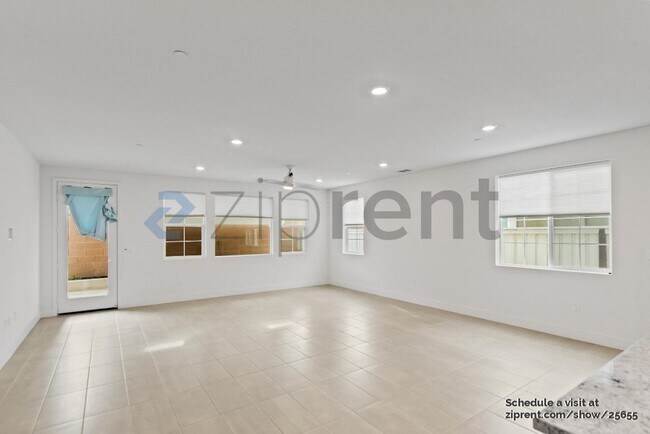Foto del edificio - 6991 Seraphina Dr