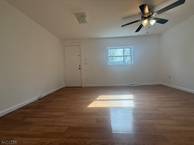 Foto del edificio - 207 Nariticong Ave