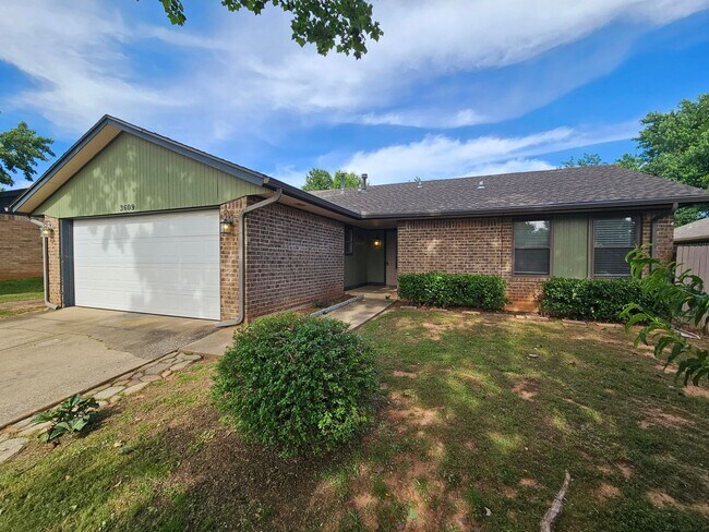 Foto del edificio - (3) Bed/(2) Bath in Eagle Cliff Addition! ...