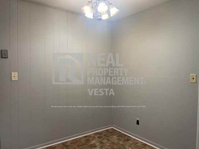 Building Photo - Cozy Three Bedroom Home In East Macon