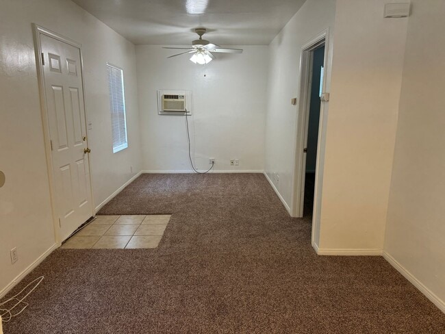 Foto del edificio - 814, 820, 822 Elm. Ave.