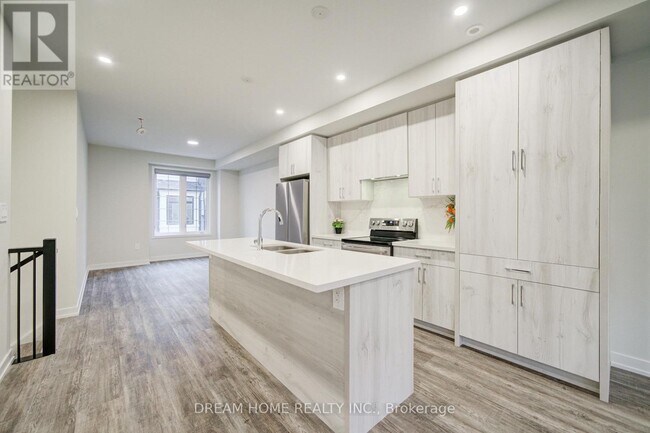 Photo du bâtiment - 6 Victor Metcalf Ln