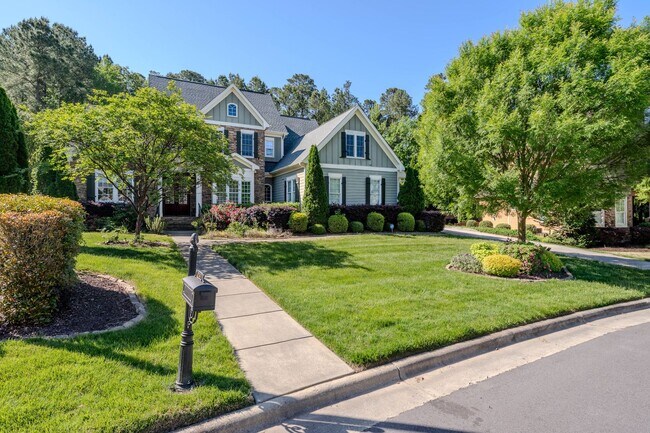 Foto del edificio - Custom Home on Half Acre Lot Available Ear...