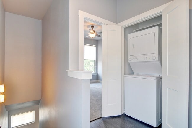 Foto del edificio - 2822 Forest Park Blvd