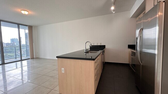 Foto del edificio - 79 SW 12th St