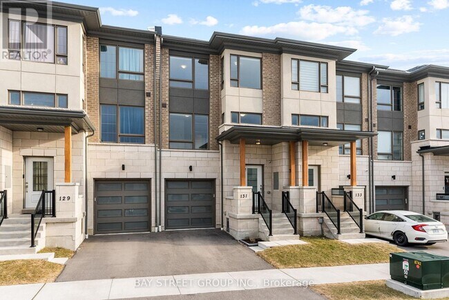 Building Photo - 131 Vanier St