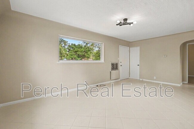 Foto del edificio - 954 Winona Ct