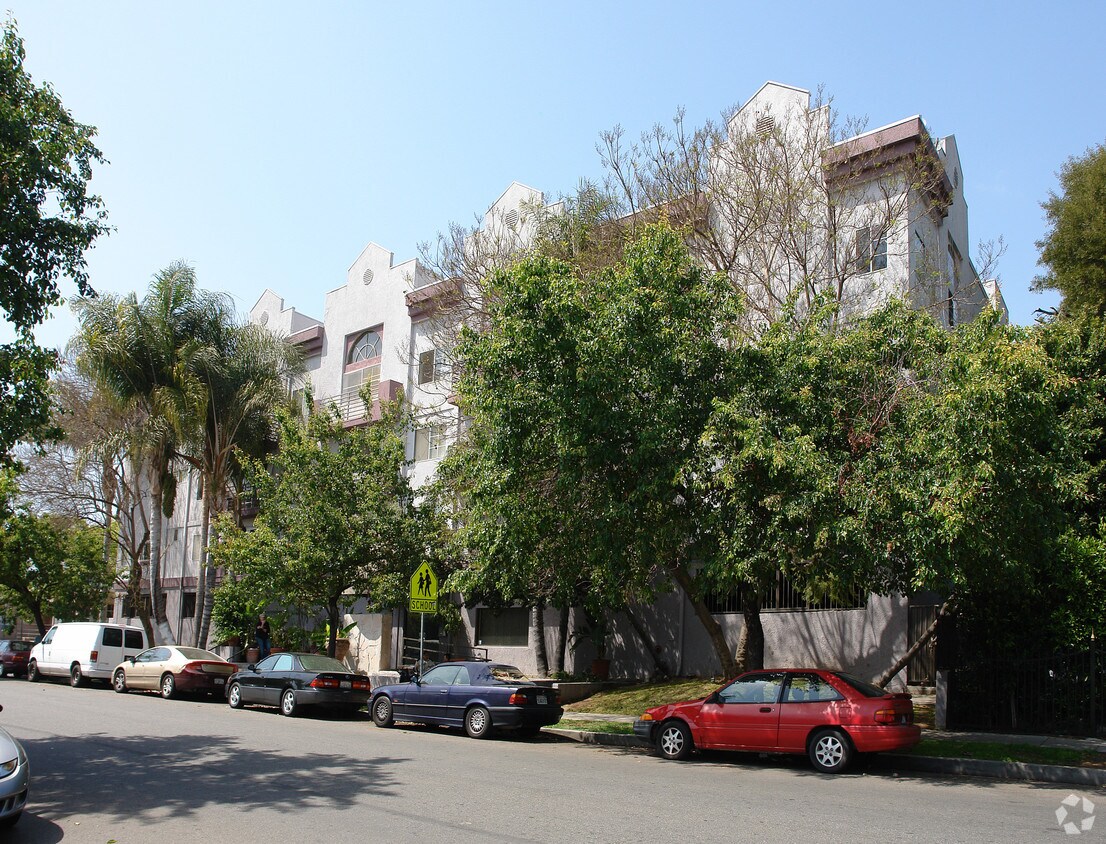 St Andrews Apartments In Los Angeles Ca Westside Rentals St Andrews Apartments 5555 Harold Way Los Angeles Ca 90028 1 Bedroom 850 Previous