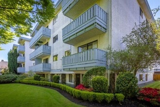 Building Photo - 477 Superior St