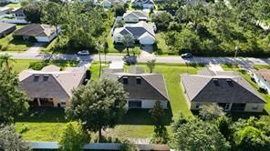 Building Photo - 32 Roxton Ln