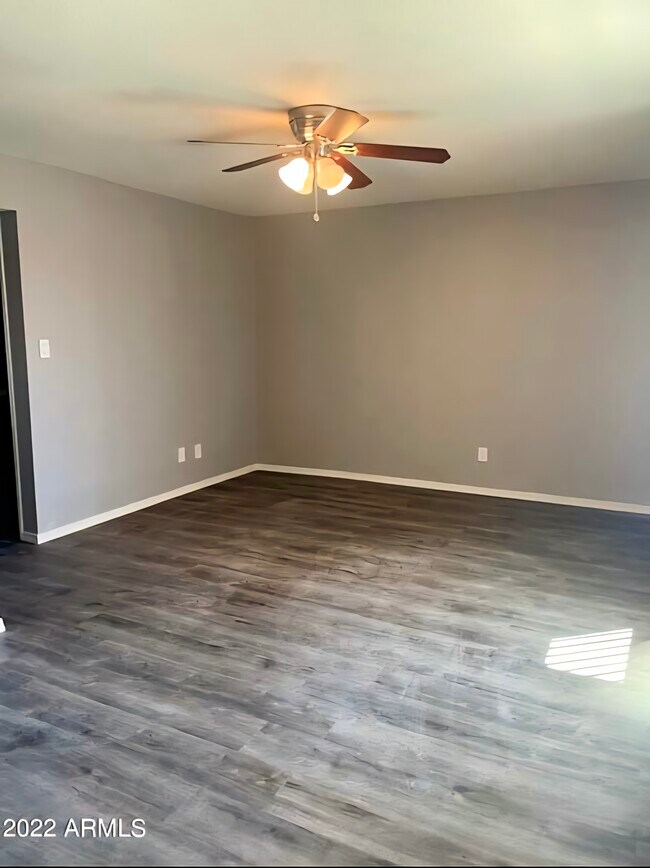 Foto del edificio - 4722 W Rose Ln
