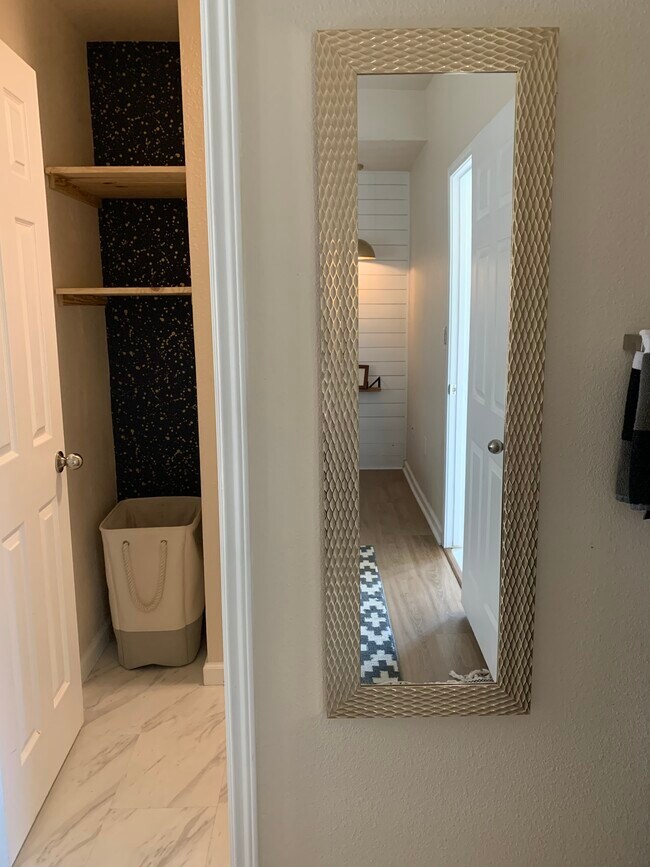 Foto del edificio - 15323 Kamary Ln