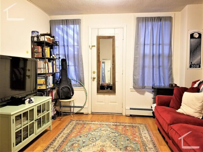 Foto del edificio - HOT ALLSTON LISTING!!!!