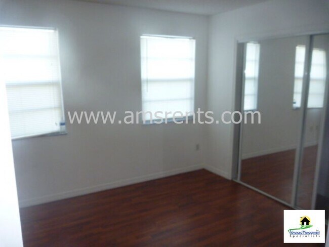 Foto del edificio - 230 East St
