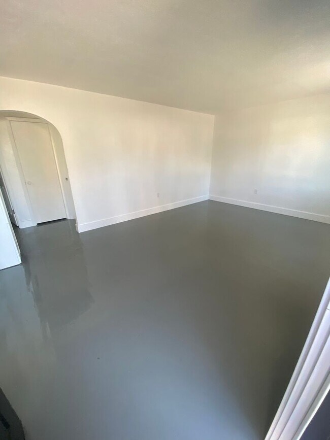 Building Photo - 3 Bedroom 1 Bath House