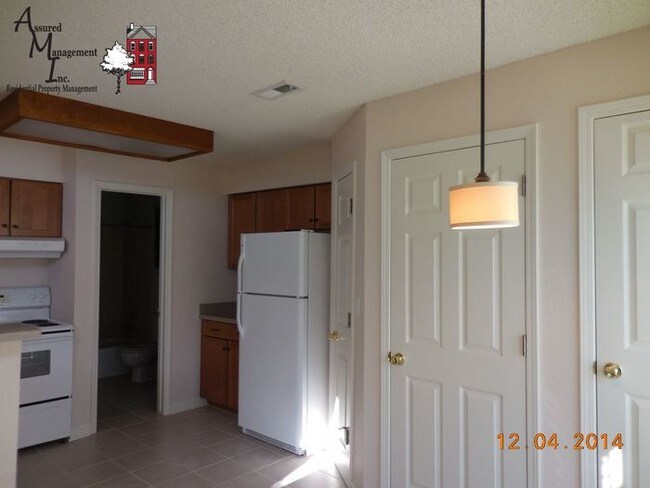 Building Photo - 886 S Reed Ct