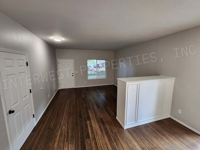 Building Photo - Super Cute 3+ Bd 2ba Ranch Style Home With...