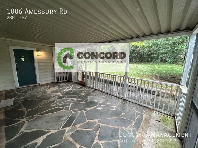Building Photo - 1006 Amesbury Rd