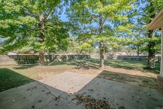 Building Photo - 12 Forest Dr