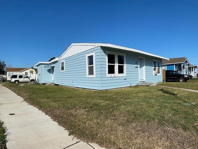 Building Photo - 5728 Leeland Dr