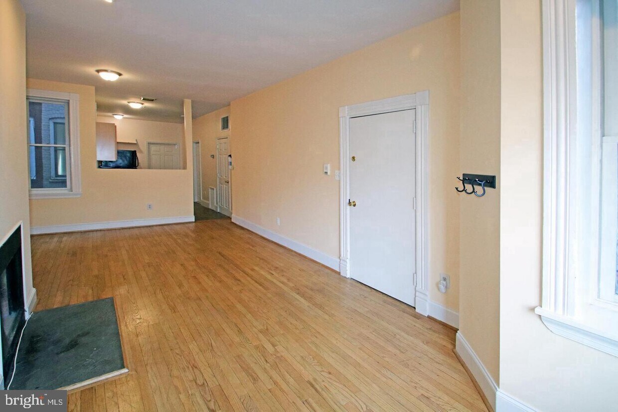 Primary Photo - 1443 E Capitol St SE
