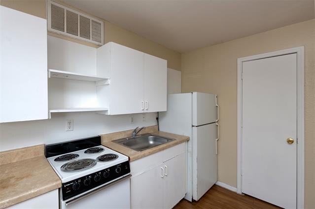 Foto del edificio - 4521 Columbia Ave