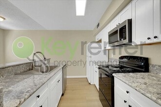 Building Photo - 600 Del Verde Cir